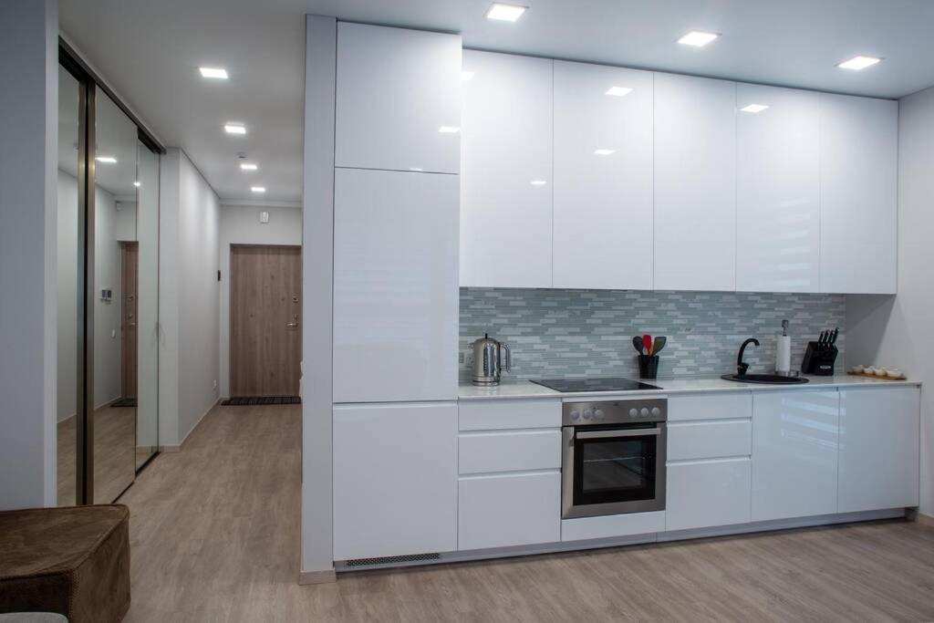 Luxurious Oak Park Apartment By Polo Apartments Kaunas Buitenkant foto